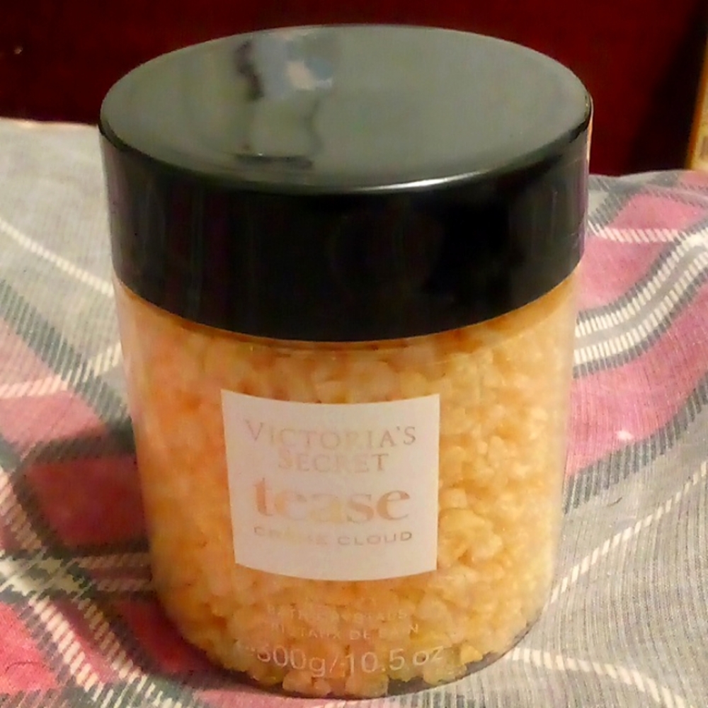 Brand New Victoria Secret Tease Creme Cloud
